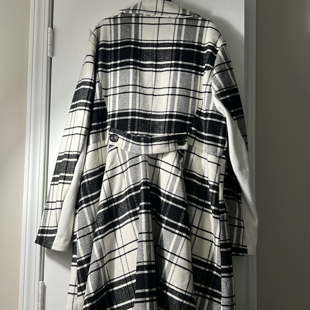 TORRID - Picture 3 of 3